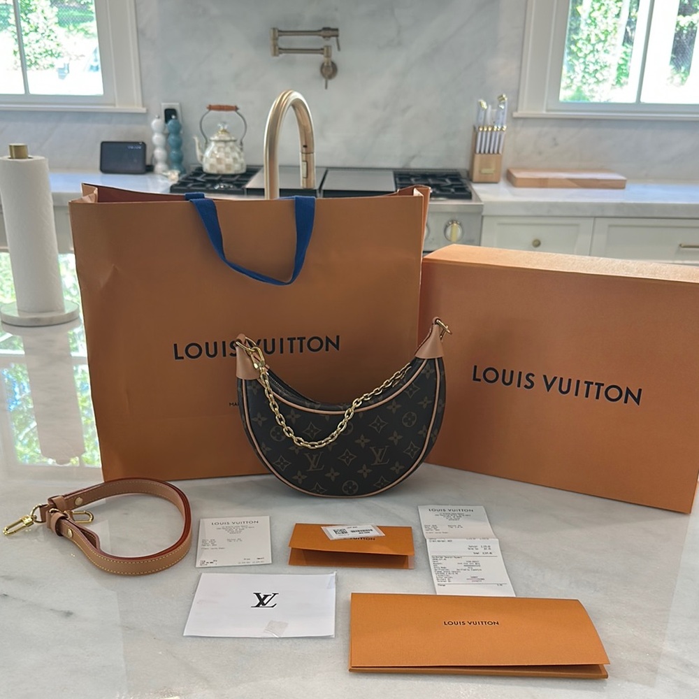 Louis Vuitton Loop Bag - Picture 4 of 14